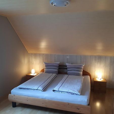 Ferienwohnung Van Den Berg Rees Bagian luar foto