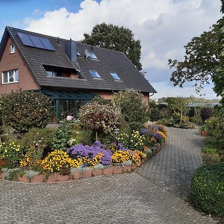 Ferienwohnung Van Den Berg Rees Bagian luar foto